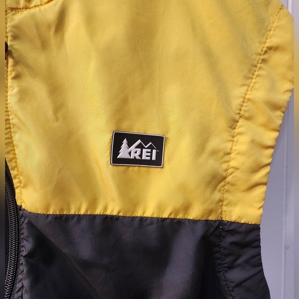 REI Yellow And Black Running Vest Size XS - Picture 5 of 6